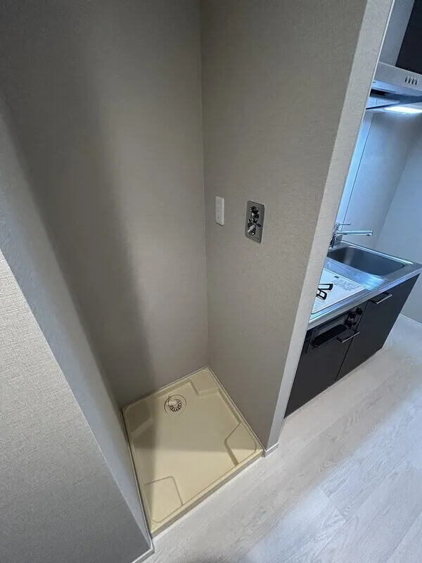 Prospect Monzennakacho - Interior - ["Flooring", "Floor", "Grey"]
