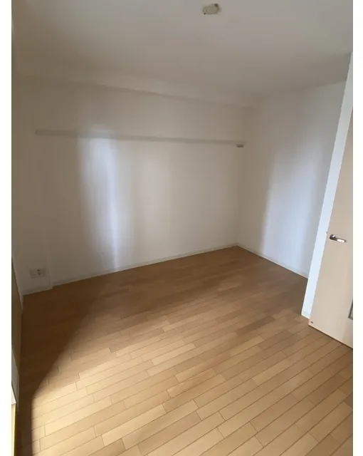 K2 - Interior - ["Flooring", "Floor", "Wood flooring"]