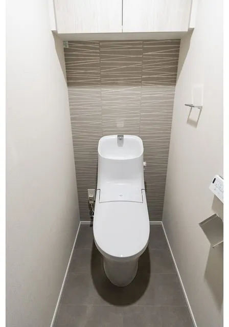 Myupure Sugamo Station - Interior - ["Toilet seat", "Toilet", "Plumbing fixture"]