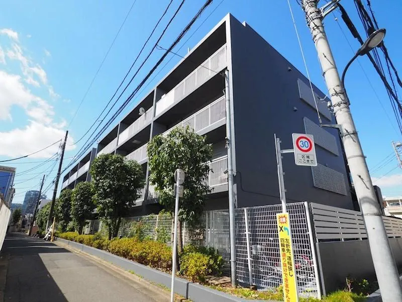Residia Kita Shinjuku - Exterior - ["Overhead power line", "Apartment", "Electrical cable"]