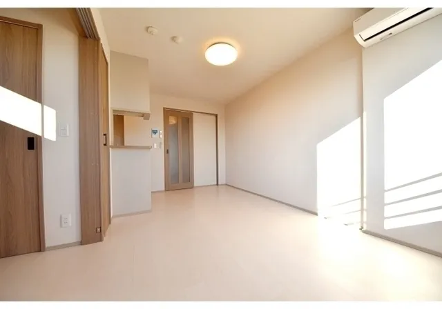 Glorio Shelt Senkawa - Interior - ["Flooring", "Floor", "Ceiling"]