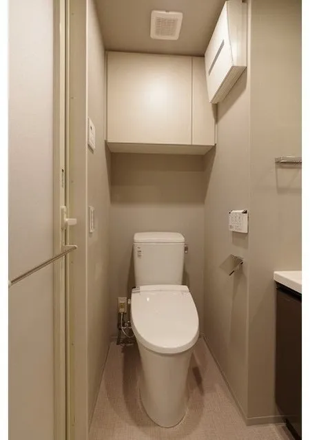 Lefon Progres Shinagawa Oi - Interior - ["Toilet seat", "Toilet", "Plumbing fixture"]