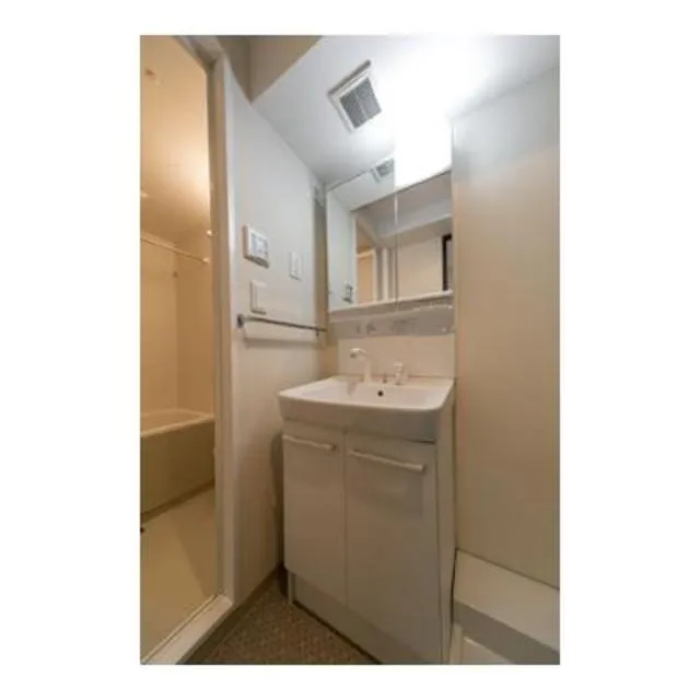 Forest Higashikoenji - Interior - ["Tap", "Sink", "Bathroom sink"]