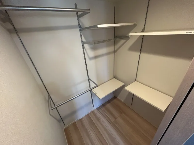 Lefon Progres Ueno Okachimachi - Interior - ["Shelving", "Shelf", "Hardwood"]