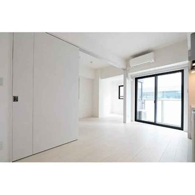 Cortile Nihombashi Ningyocho - Interior - ["Window", "Wood", "Building"]