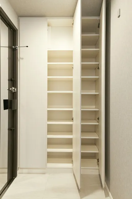 BCN Residence Hatchobori - Interior - ["Wood", "Flooring", "Interior design"]