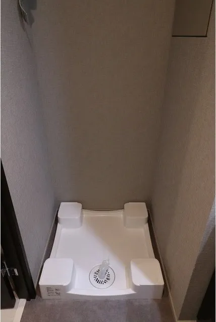 Comforia Monzennakacho South - Interior - ["Wood", "Household supply", "Packing materials"]
