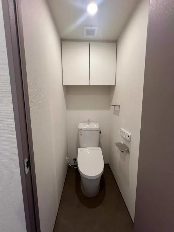 Season Flats Oimachi - Interior - ["Toilet seat", "Plumbing fixture", "Flooring"]