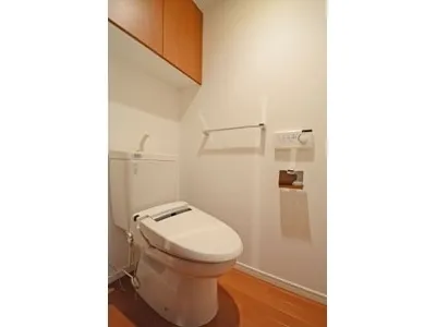 Premier Knotty Yutenji - Interior - ["Toilet", "Property", "Bathroom"]