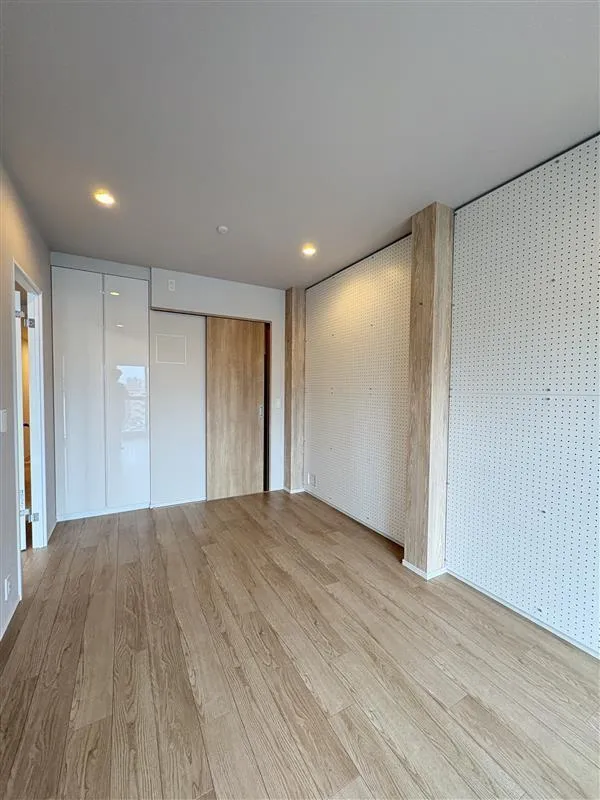 Prince Blanciesta - Interior - ["Flooring", "Floor", "Wall"]