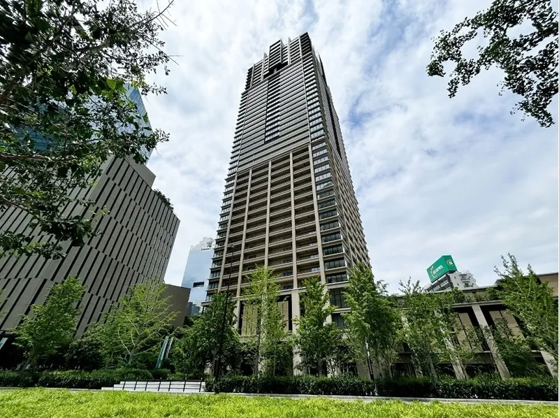 Grand Green Osaka THE NORTH RESIDENCE - Exterior - ["Skyscraper", "High-rise building", "City"]