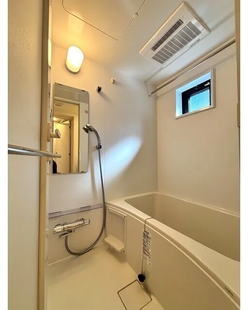 FARE Okachimachi - Interior - ["Plumbing fixture", "Plumbing", "Ceiling"]