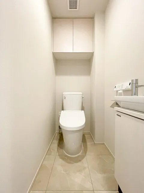 Lefon Progre Hongo 3-Chome - Interior - ["Toilet seat", "Flooring", "Floor"]