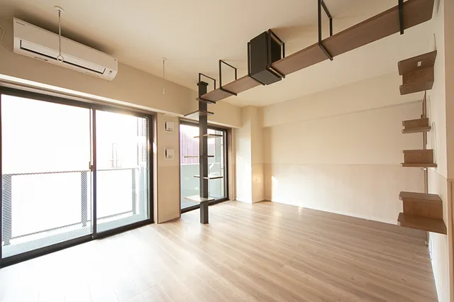 Maison De Takaya - Interior - ["Flooring", "Ceiling", "Floor"]