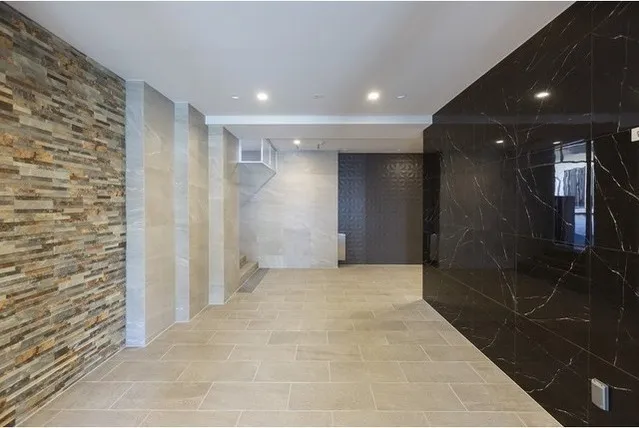 Century Oyamadai Grace - Exterior - ["Fixture", "Rectangle", "Floor"]
