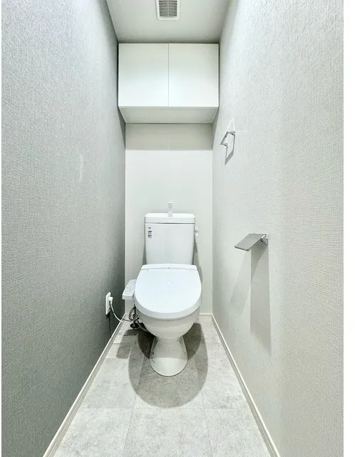 Comforia Nishiogu - Interior - ["Toilet seat", "Toilet", "Flooring"]