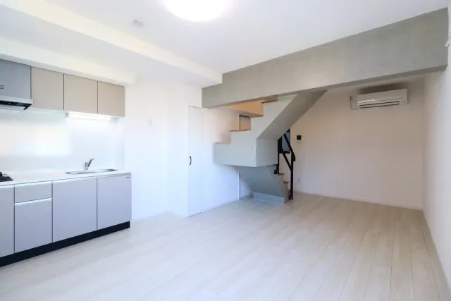 Bright Sumiyoshi - Interior - ["Floor", "Flooring", "Apartment"]