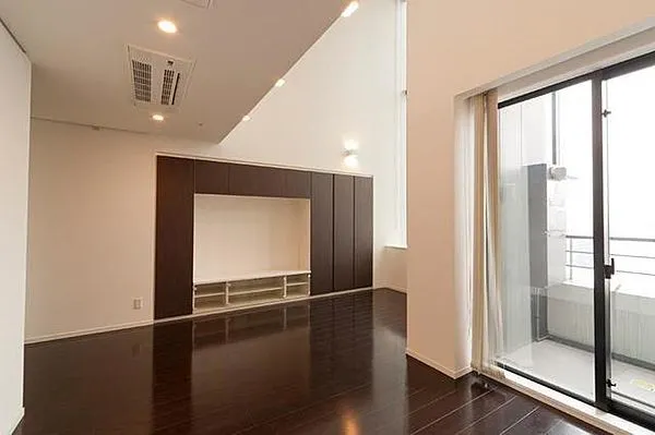 Park Cube Meguro Tower - Interior - ["Building", "Wood", "Interior design"]