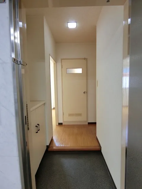 Asahi Izumi Mansion - Interior - ["Flooring", "Floor", "Wall"]
