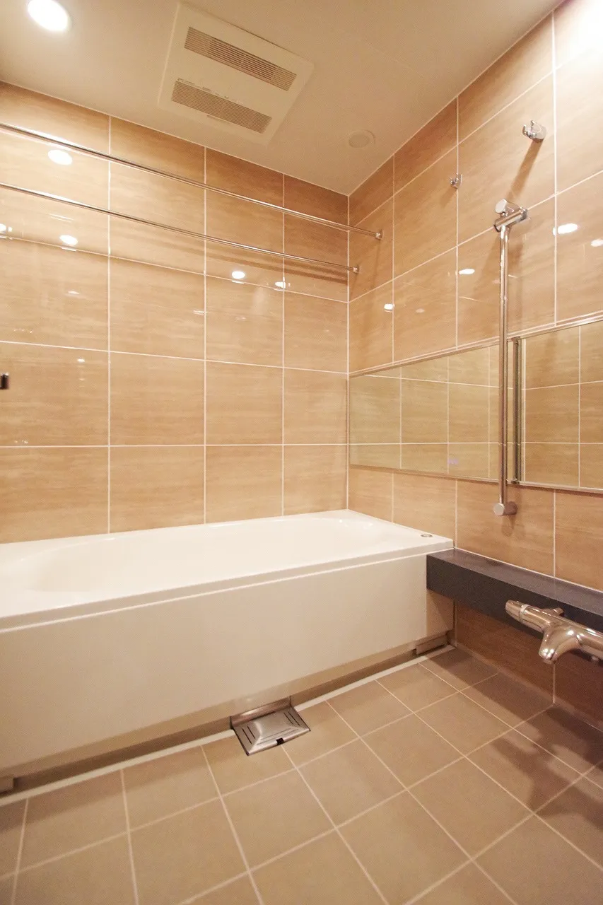 La Tour Shinjuku Grand - Interior - ["Bathtub", "Shower head", "Plumbing fixture"]