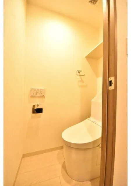 Composite Togoshi Park - Interior - ["Toilet seat", "Flooring", "Floor"]