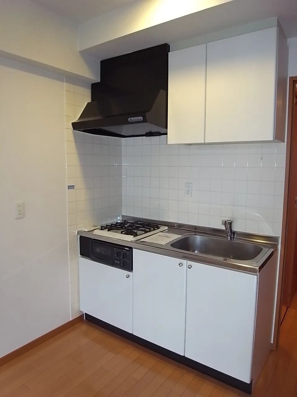 Roppongi Rise House - Interior - ["Cabinetry", "Countertop", "Building"]