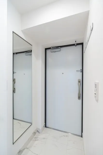 Comforia Takenotsuka East - Interior - ["Flooring", "Floor", "Door"]