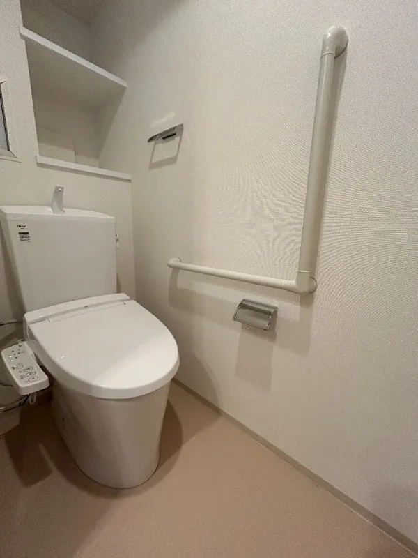 MAXIV Asakusa Miraizu - Interior - ["Toilet seat", "Flooring", "Floor"]