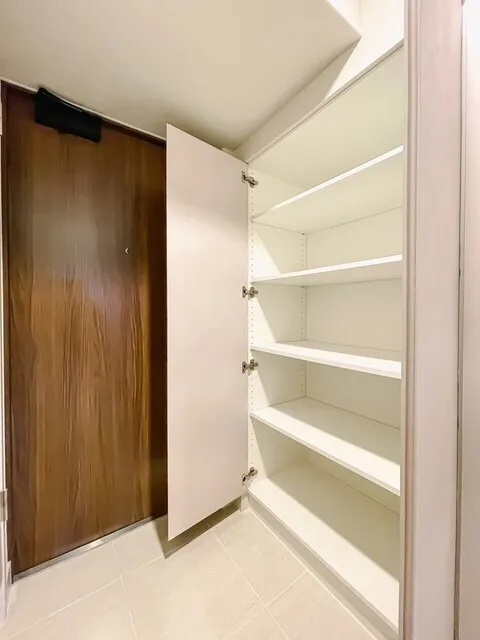 Royal Parks Ariake - Interior - ["Flooring", "Wall", "Wood"]