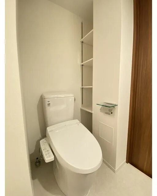 Comforia Liv Morishita MUTIO - Interior - ["Plumbing fixture", "Flooring", "Floor"]
