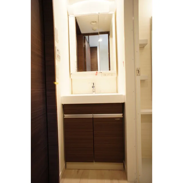 Toranomon A & K IP Building - Interior - ["Property", "Floor", "Fixture"]
