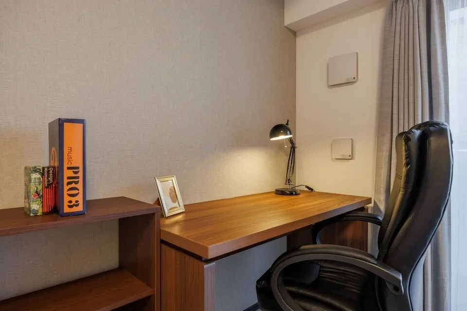 Hmlet Higashi-Shinjuku II - Interior - ["Furniture", "Interior design", "Wood"]