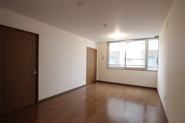 Prime Urban Shinkawa - Interior - ["Window", "Building", "Fixture"]