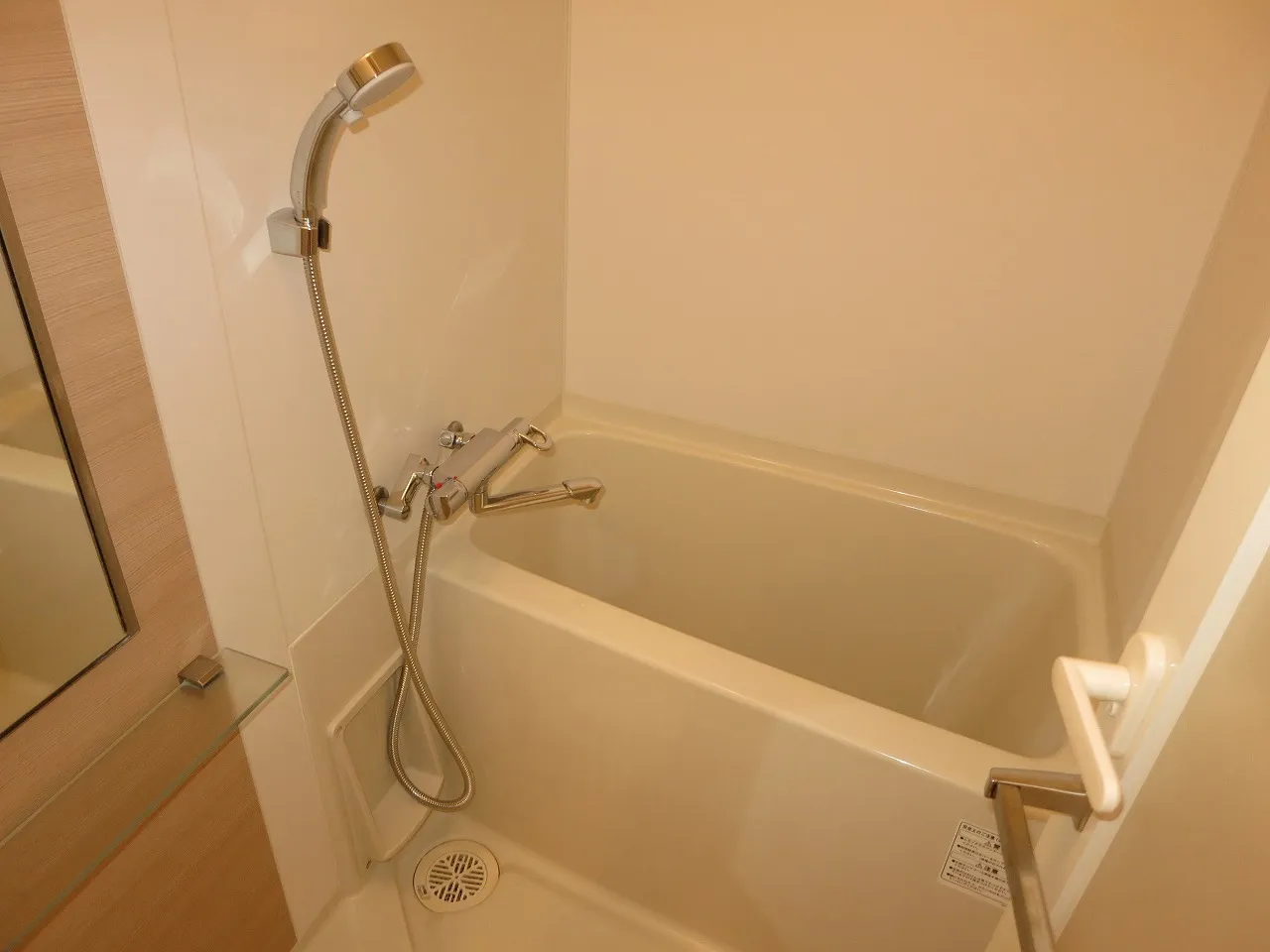 Arden Monzen Nakacho - Interior - ["Plumbing fixture", "Bathroom", "Bathtub"]