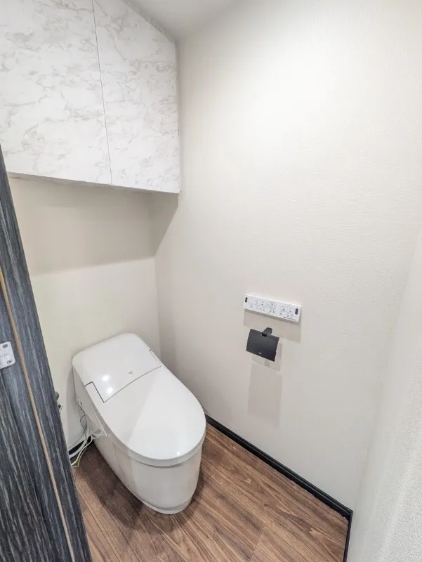 Park Flats Shibuya Daikanyama - Interior - ["Toilet seat", "Toilet", "Flooring"]