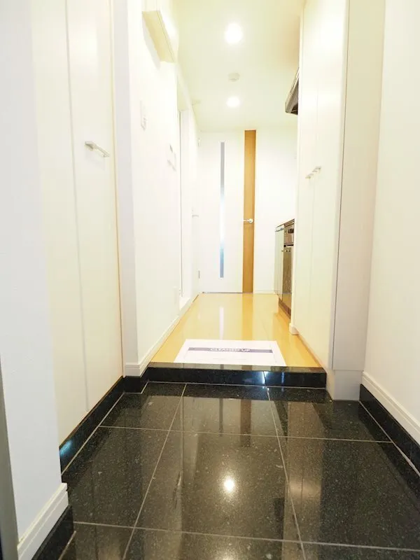 Residia Bunkyo Hongo II - Interior - ["Fixture", "Building", "Wood"]