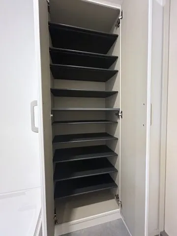 El Faro Nakano Arai Yakushi - Interior - ["Shelving", "Shelf", "Cupboard"]