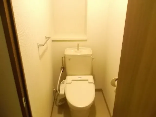 Clio Prince Kamiya No. 2 - Interior - ["Toilet seat", "Plumbing fixture", "Flooring"]