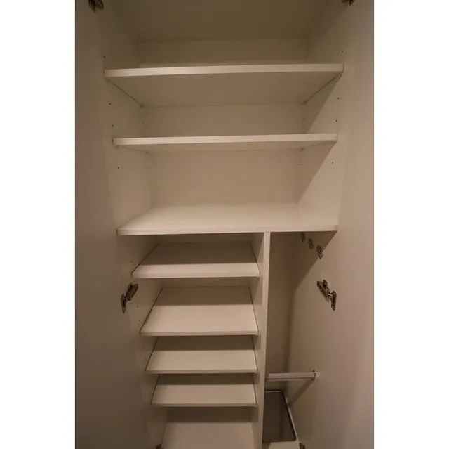 Liverre Nakanosakaue - Interior - ["Furniture", "Shelf", "Bookcase"]