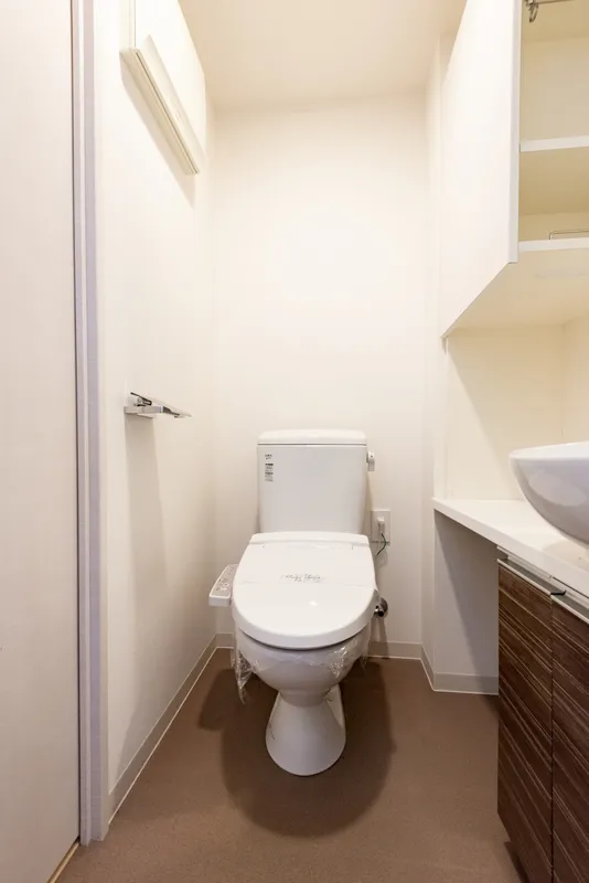 Growth Kinshicho Miluna Hills - Interior - ["Toilet seat", "Plumbing fixture", "Bathroom"]