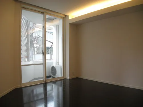 Belle Face Shimbashi - Interior - ["Fixture", "Wood", "Shade"]