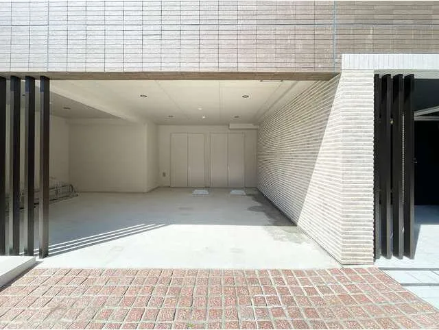 Well Square Ism Komagome - Other - ["Flooring", "Floor", "Composite material"]