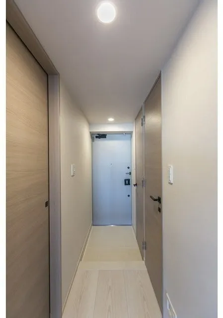Demes Kiba - Interior - ["Door", "Building", "Fixture"]