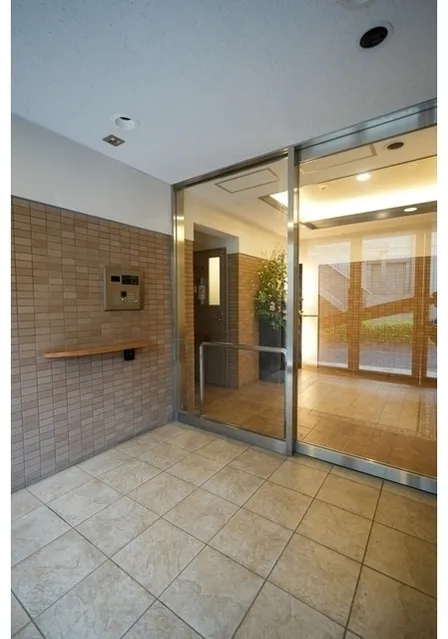 Spacia Ikejiri Ohashi - Exterior - ["Flooring", "Floor", "Door"]