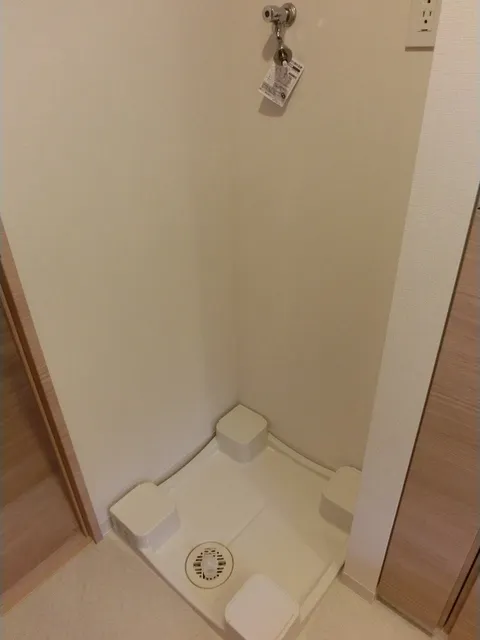 Claire Homes Shinjuku Hyakunincho - Interior - ["Property", "Plumbing fixture", "Room"]