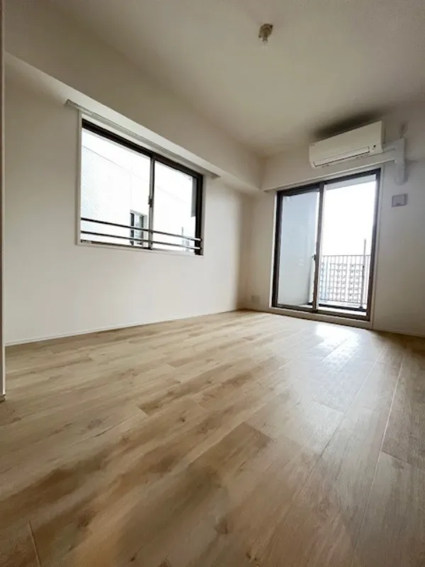 Residia Minamisenju - Interior - ["Flooring", "Wood flooring", "Floor"]