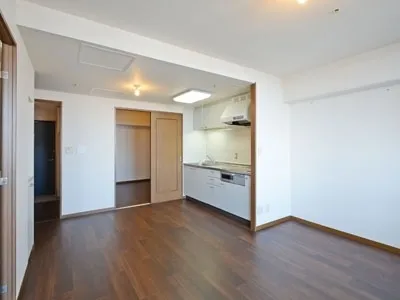 River City 21 East Towers II - Interior - ["Property", "Building", "Fixture"]