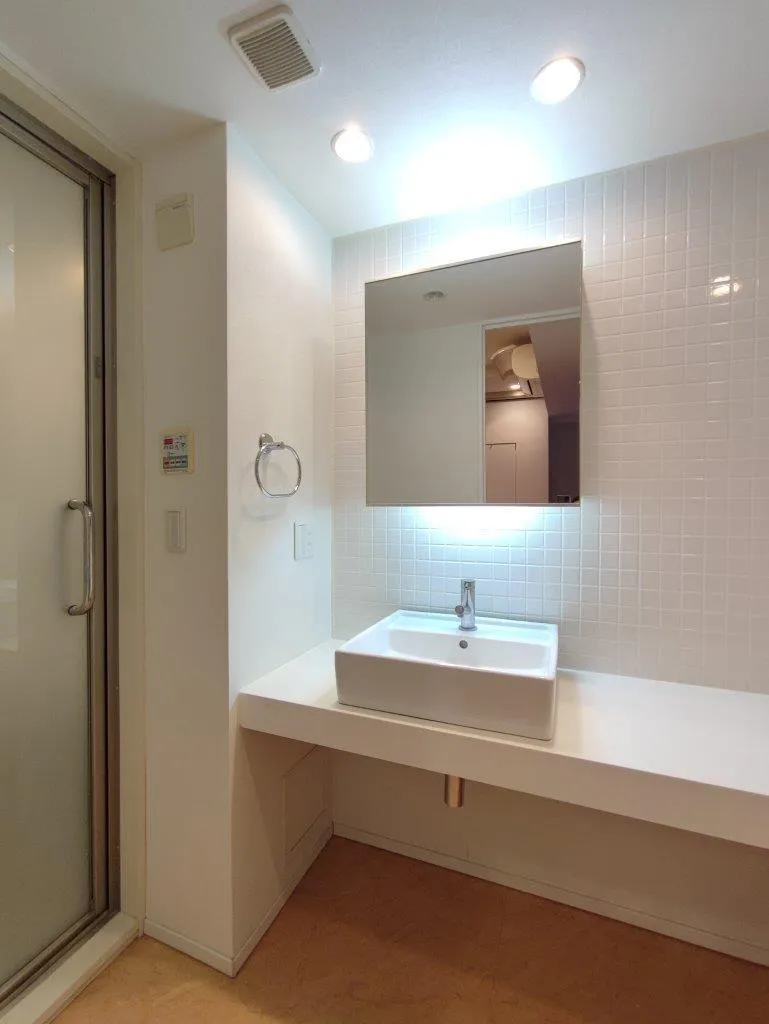 Residence Yoyogi Park - Interior - ["Tap", "Sink", "Property"]