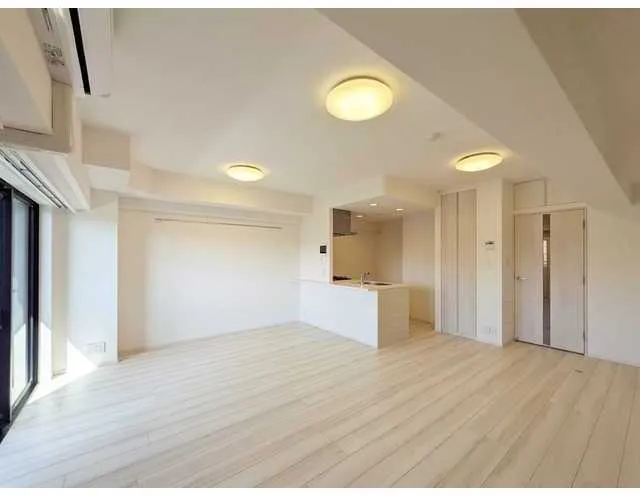 Comforia Liv Hirai MUTIO - Interior - ["Flooring", "Floor", "Interior design"]