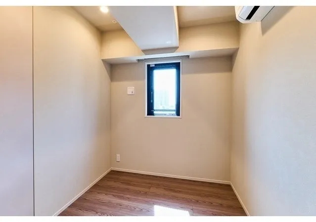 Lefon Progres Akabane Marks - Interior - ["Flooring", "Floor", "Ceiling"]